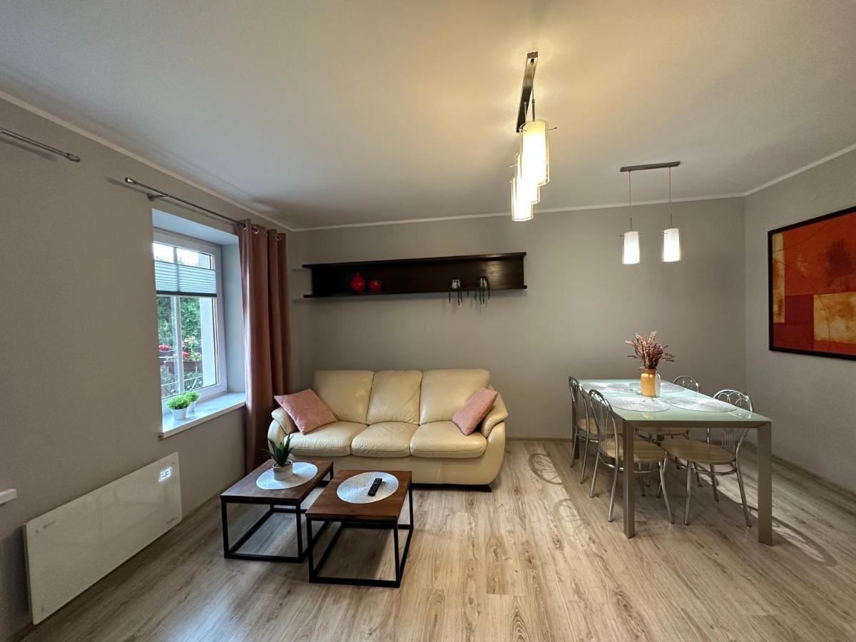 Apartament Przy Cieplickich Tezniach Jelenia Gora Ngoại thất bức ảnh