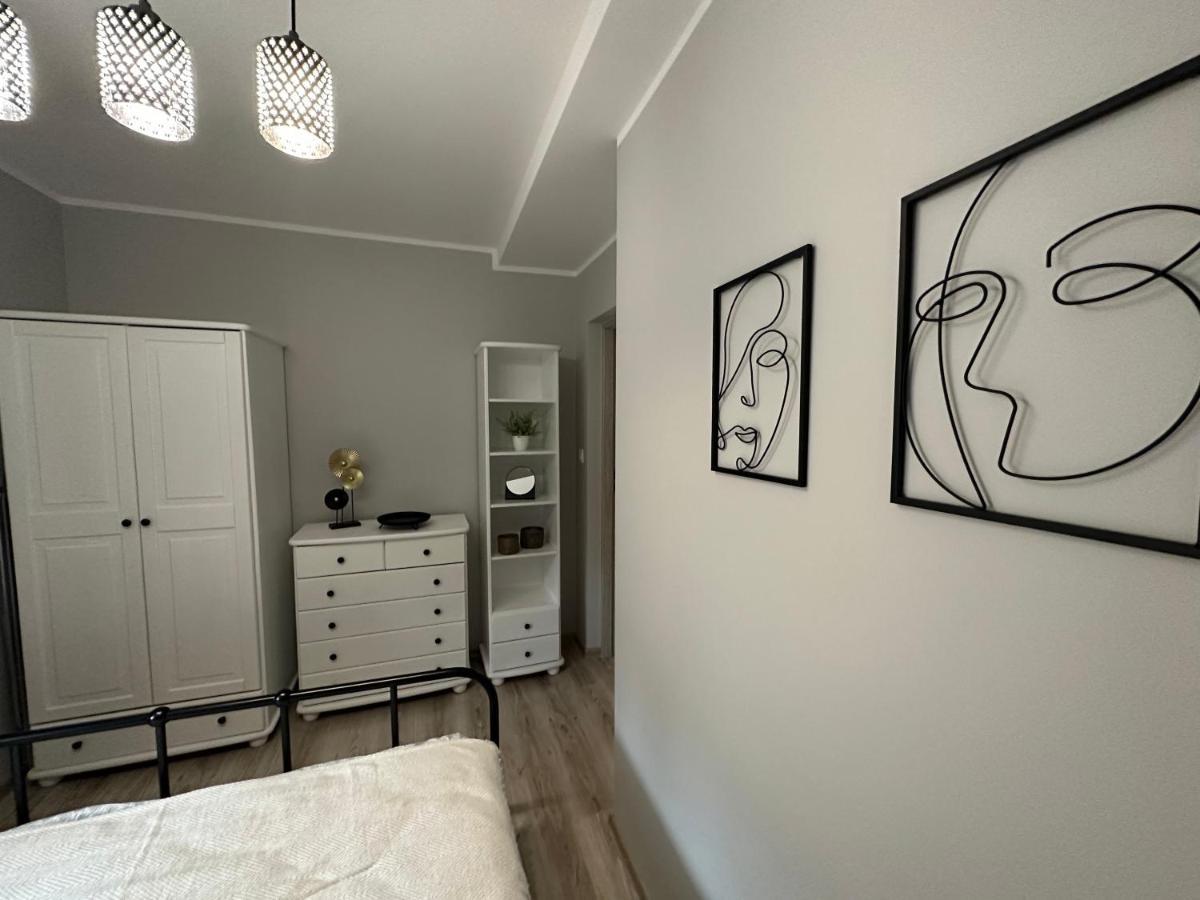 Apartament Przy Cieplickich Tezniach Jelenia Gora Ngoại thất bức ảnh