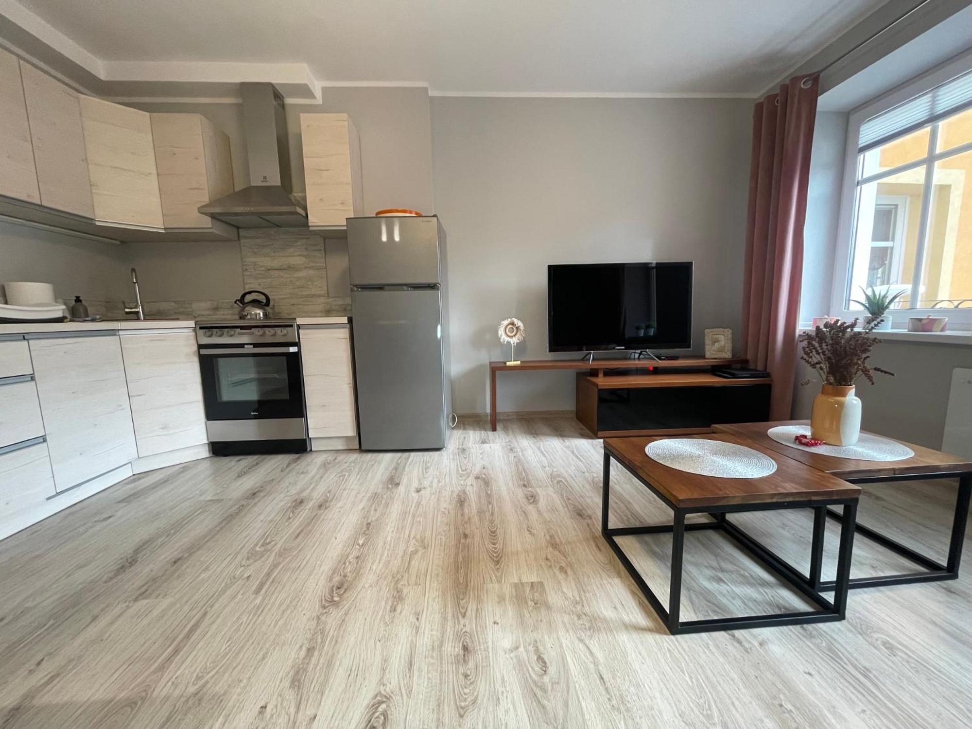 Apartament Przy Cieplickich Tezniach Jelenia Gora Ngoại thất bức ảnh