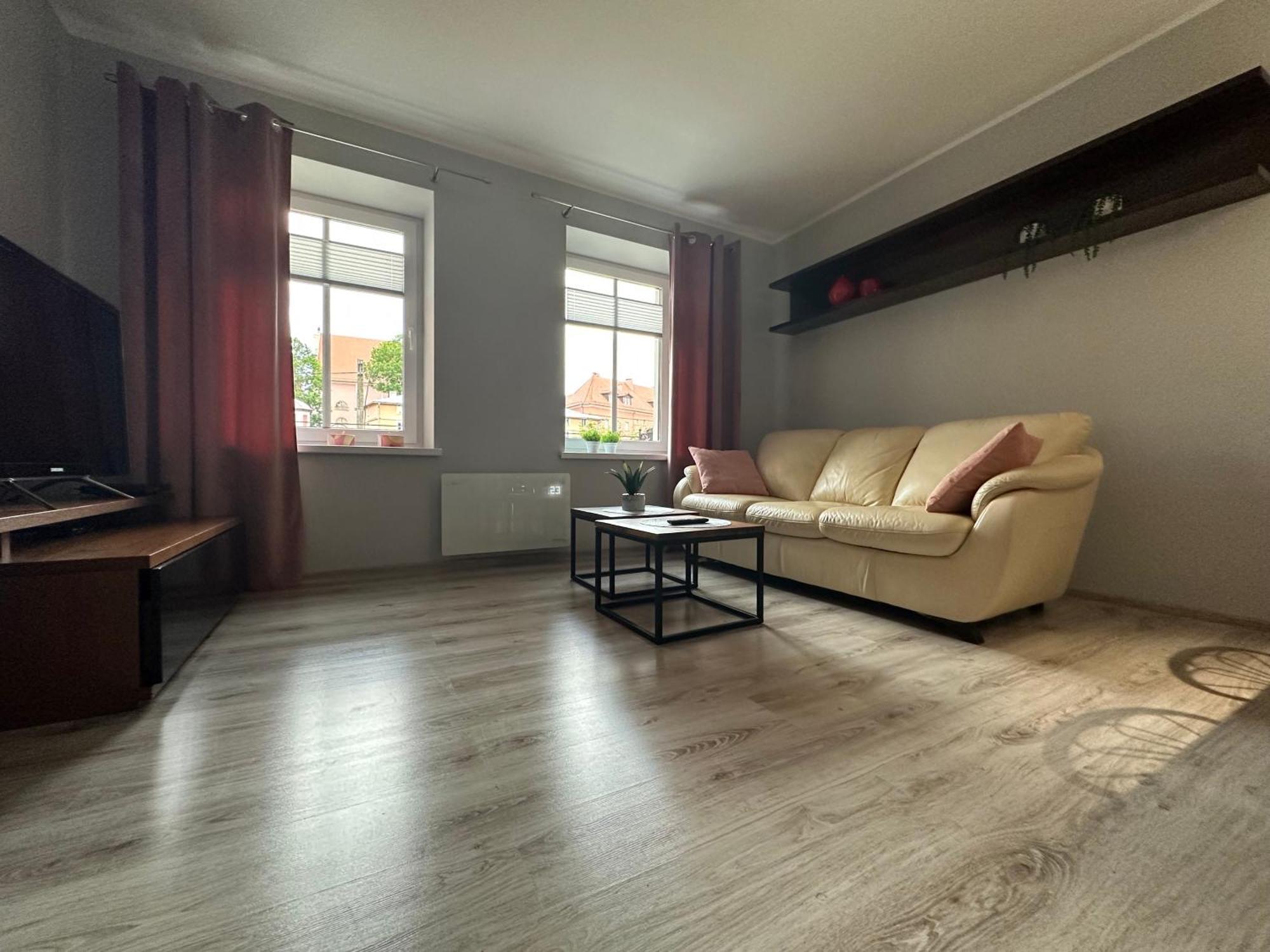 Apartament Przy Cieplickich Tezniach Jelenia Gora Ngoại thất bức ảnh